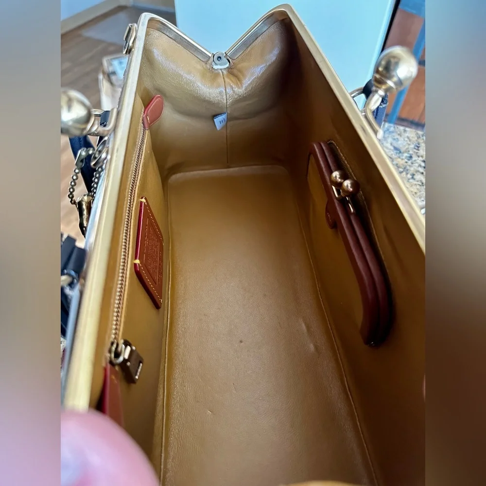 🍒RARE COACH 1941 KISSLOCK SATCHEL 38 CHERRIES!! 🍒 - Picture 9 of 16